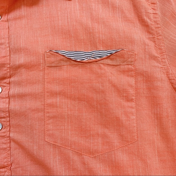 Guess shirt - perfect for summer! - Picture 2 of 4